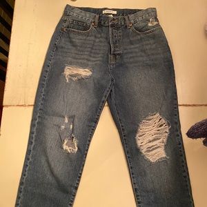 NEW Forever 21 High-Rise Ripped Jeans! Size 30.